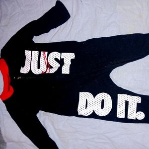 Nike Infant out fit, Size 0-3 months. Worn only  3 Times on my baby